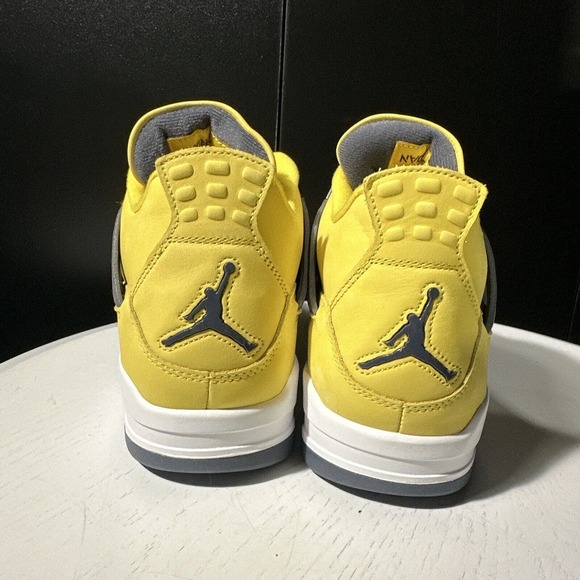 New Air Jordan 4 Retro Lightning CT8527 700 Men Size 10 - Picture 3 of 5